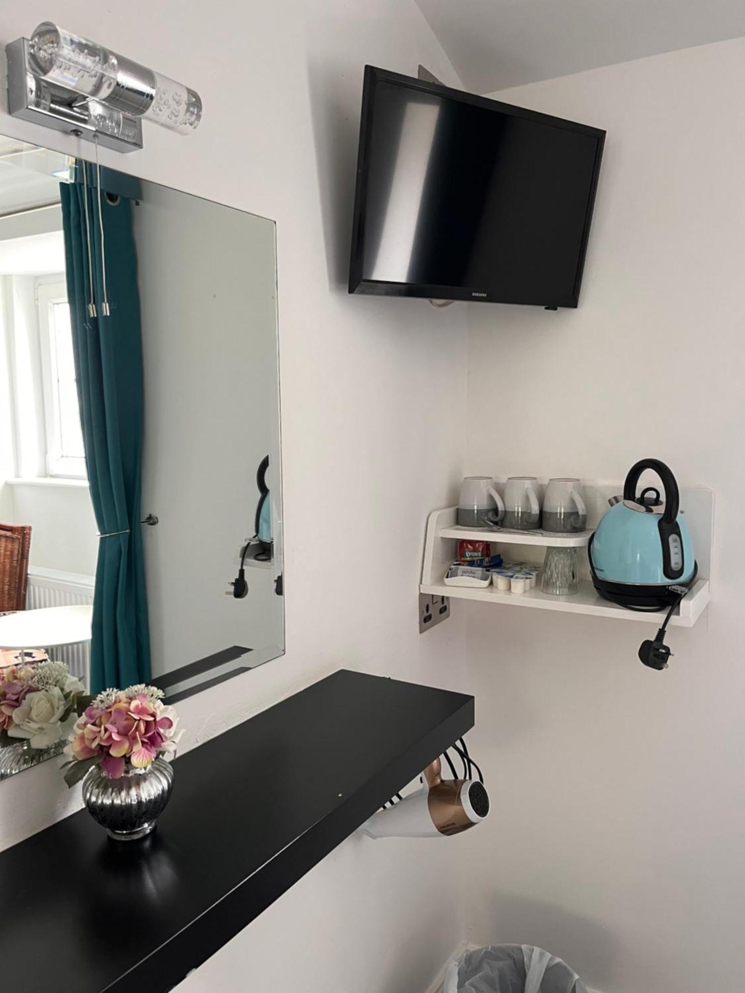 The Light House Hotel Galway Bilik gambar