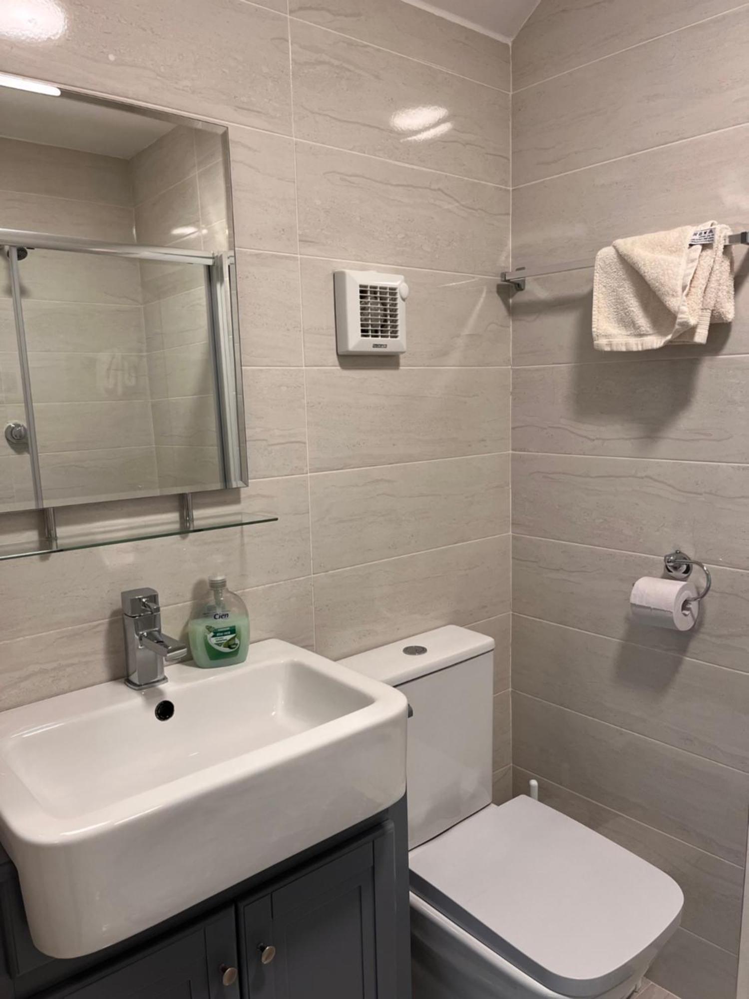 The Light House Hotel Galway Bilik gambar